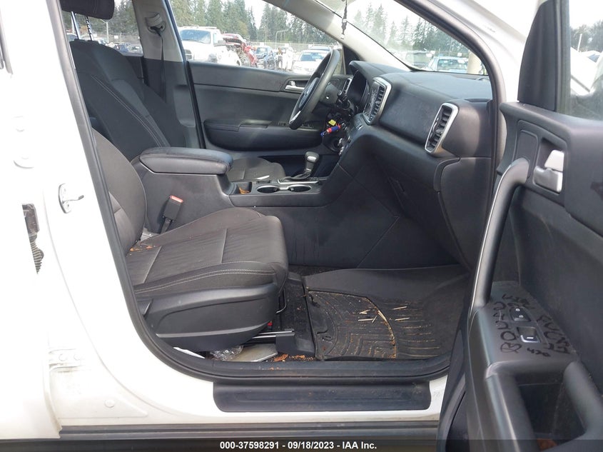 VIN KNDPMCAC1L7680001 2020 KIA SPORTAGE LX
