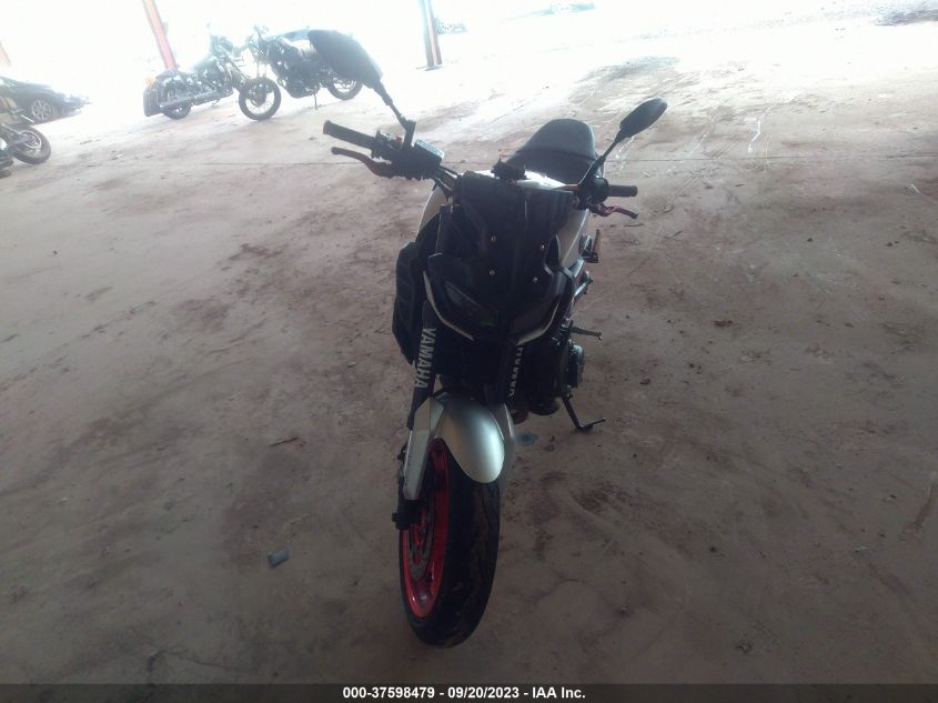 2017 YAMAHA FZ09 JYARN53E8HA002383