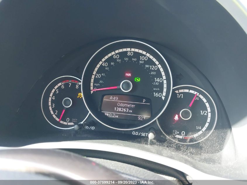 2013 VOLKSWAGEN BEETLE CONVERTIBLE 2.5L W/TECH 3VW5X7AT3DM825081