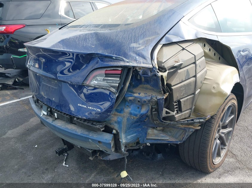 VIN 5YJ3E1EB6JF130401 2018 TESLA MODEL 3