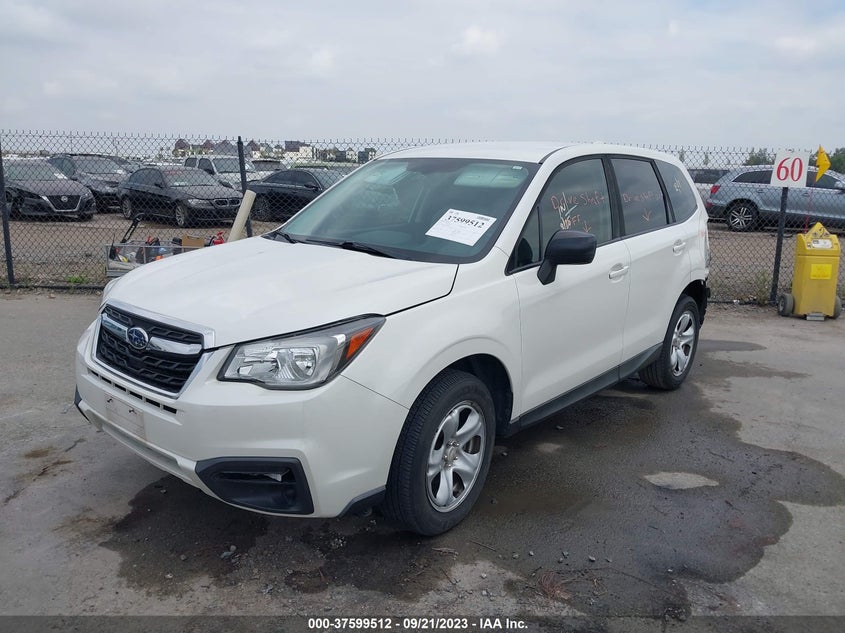 VIN JF2SJAAC1JH586068 2018 SUBARU FORESTER