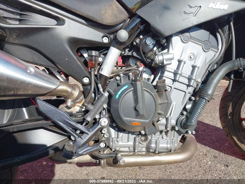 2021 KTM 890 DUKE R VBKTU9406MM812142