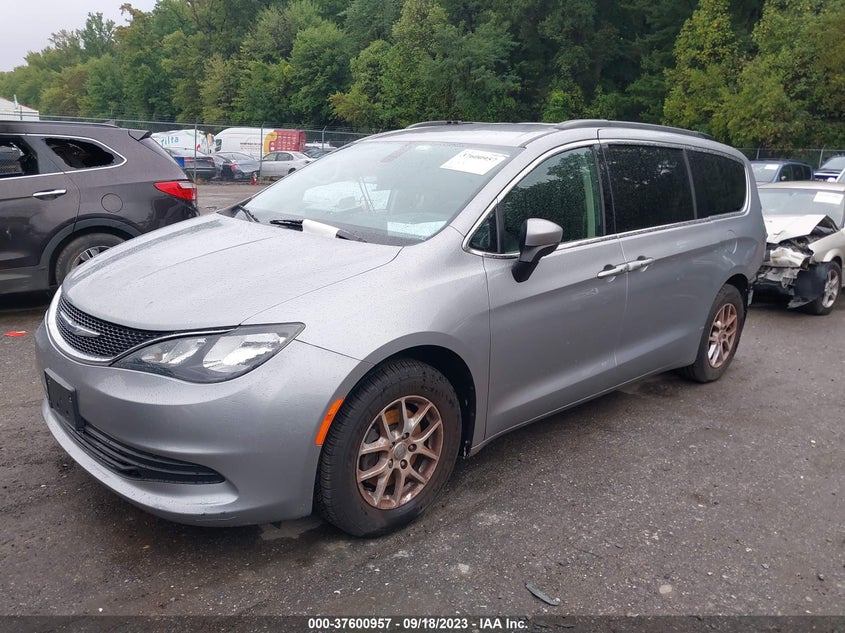 VIN 2C4RC1DG7LR264242 2020 CHRYSLER VOYAGER LXI