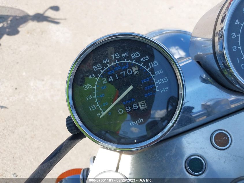 2002 HONDA VF750 C JH2RC43062M800290