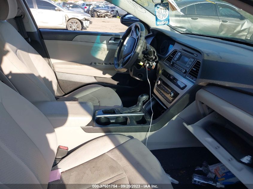 2015 HYUNDAI SONATA 2.4L SE - 5NPE24AF2FH228541