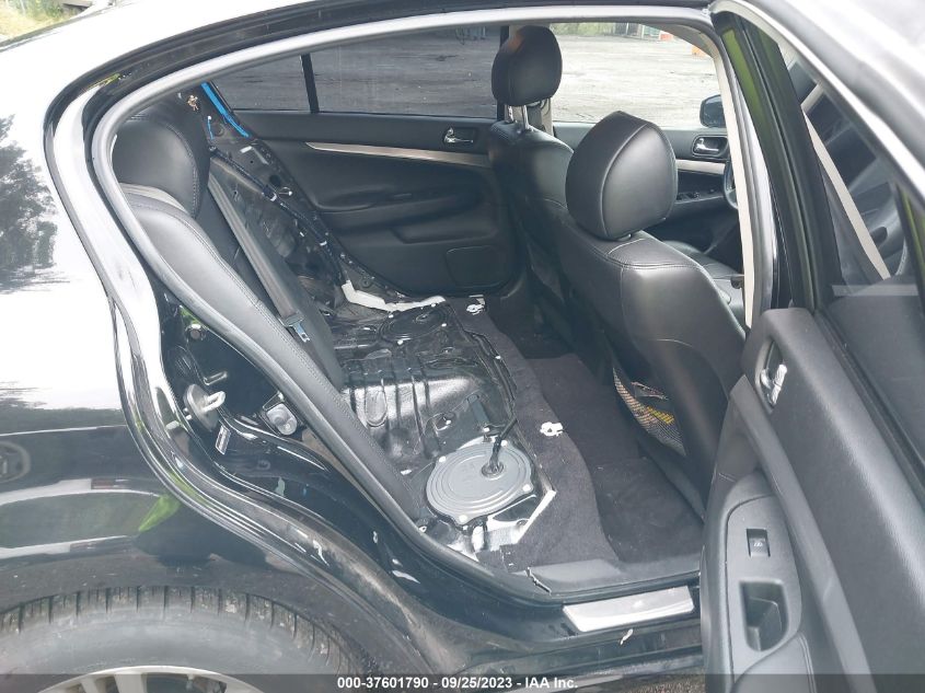 2015 INFINITI Q40 JN1CV6AR1FM521313