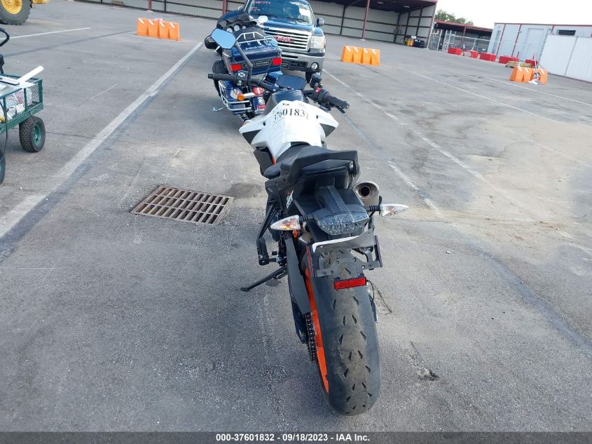 2021 KTM 890 DUKE R - VBKTU9406MM806521