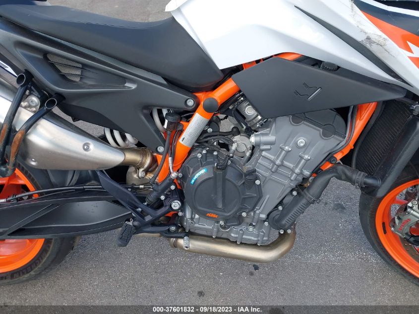 2021 KTM 890 DUKE R - VBKTU9406MM806521