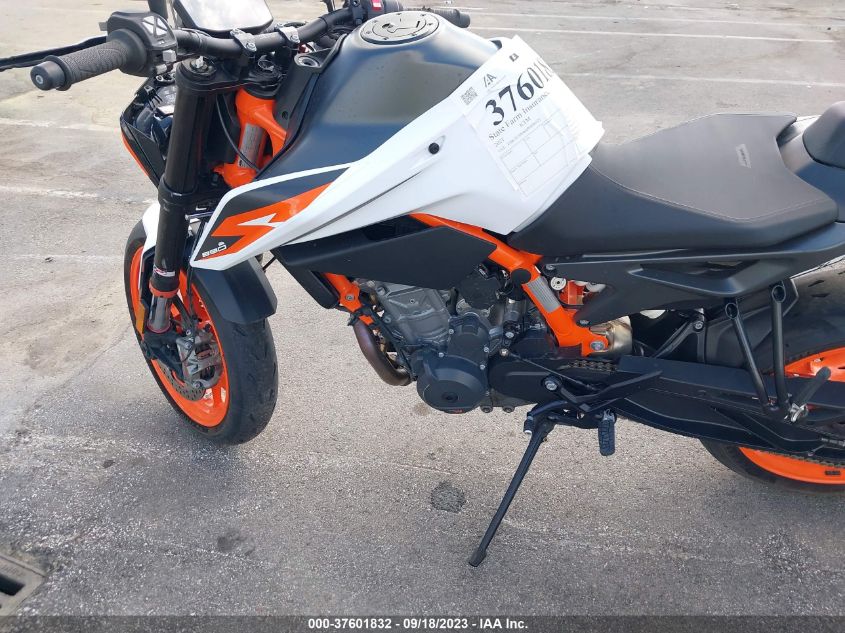 2021 KTM 890 DUKE R - VBKTU9406MM806521