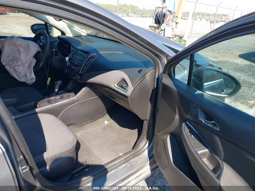 2018 CHEVROLET CRUZE LT - 1G1BE5SM5J7155264