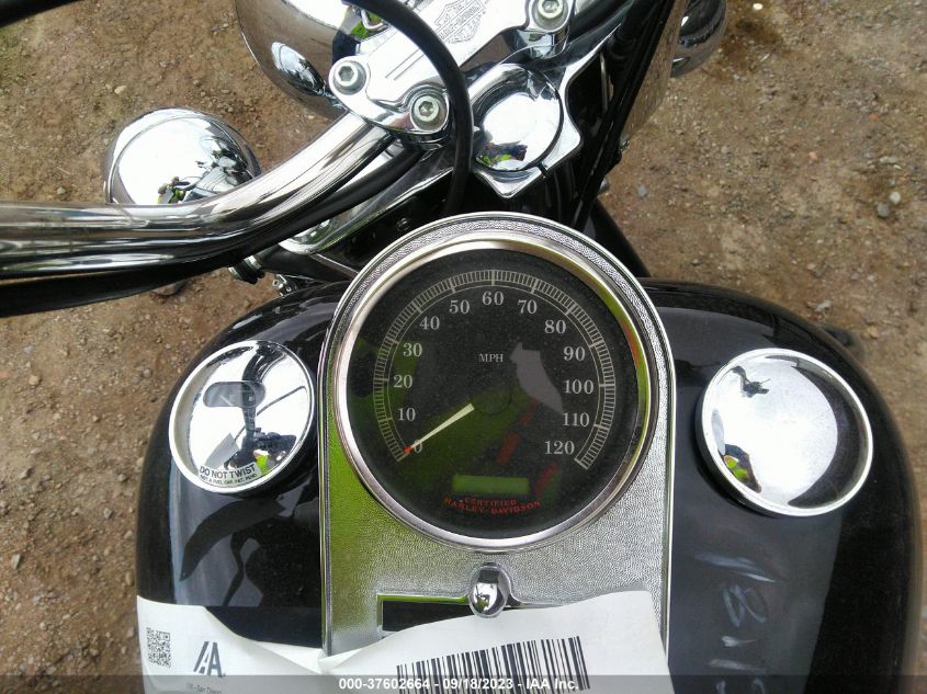 2006 HARLEY-DAVIDSON FLSTCI - 1HD1BWB366Y054890