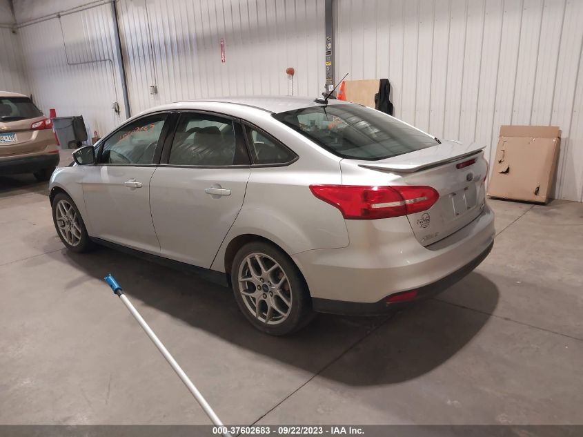 2015 FORD FOCUS SE - 1FADP3F24FL248577