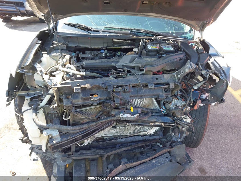 VIN KNMAT2MV1JP557327 2018 NISSAN ROGUE SV