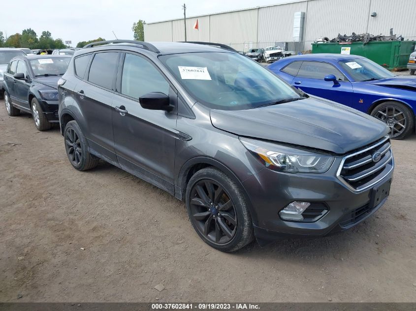 2017 FORD ESCAPE SE - 1FMCU0GD5HUE80899