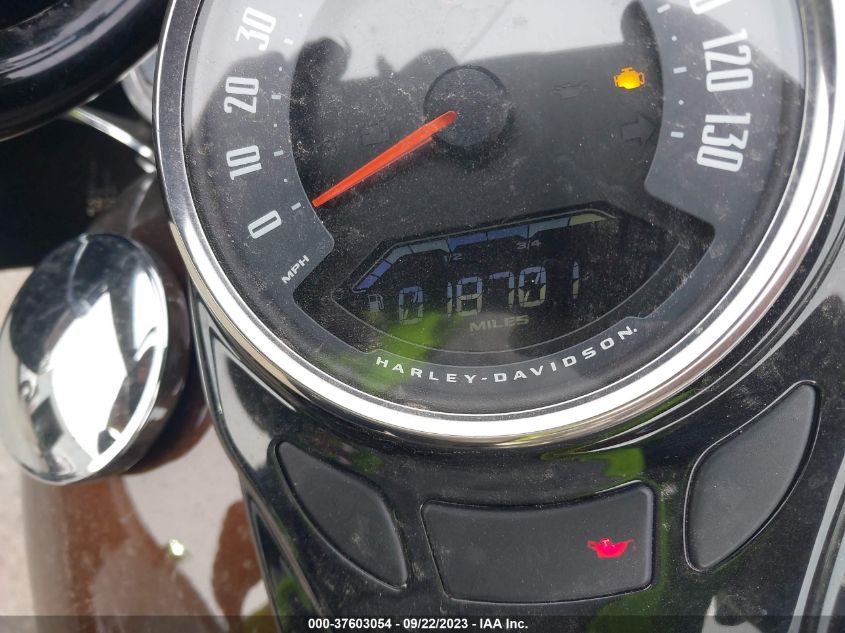 2019 HARLEY-DAVIDSON FLHCS 1HD1YBK26KB056506