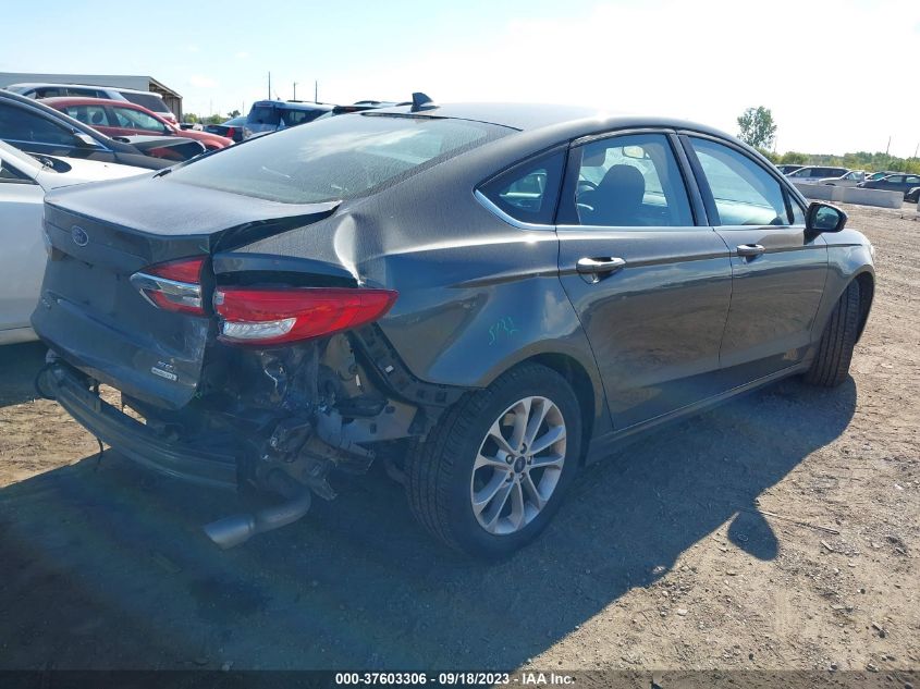 3FA6P0HD3LR164723 Ford Fusion SE 4