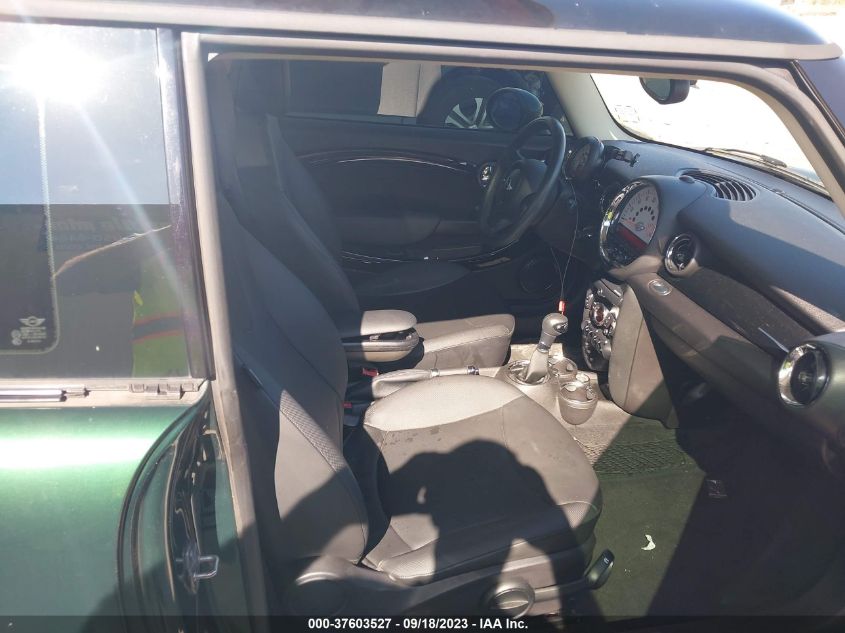 2013 MINI COOPER HARDTOP WMWSU3C56DT692479