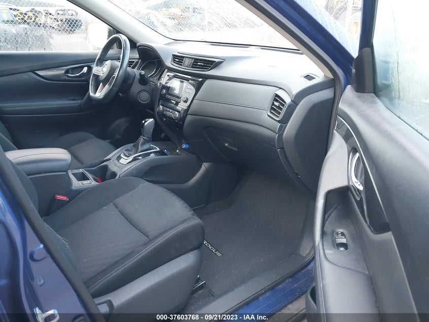 VIN KNMAT2MT6HP551791 2017 NISSAN ROGUE SV