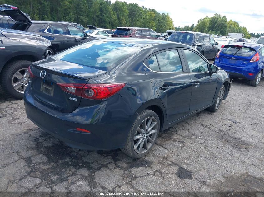 2018 MAZDA MAZDA3 4-DOOR TOURING 3MZBN1V33JM250167