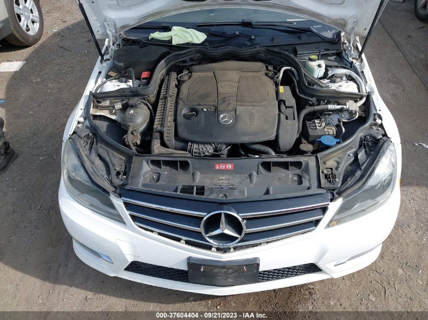 2014 MERCEDES-BENZ C-CLASS C 300 - WDDGF8AB5ER319804