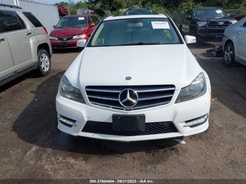 2014 MERCEDES-BENZ C-CLASS C 300 - WDDGF8AB5ER319804