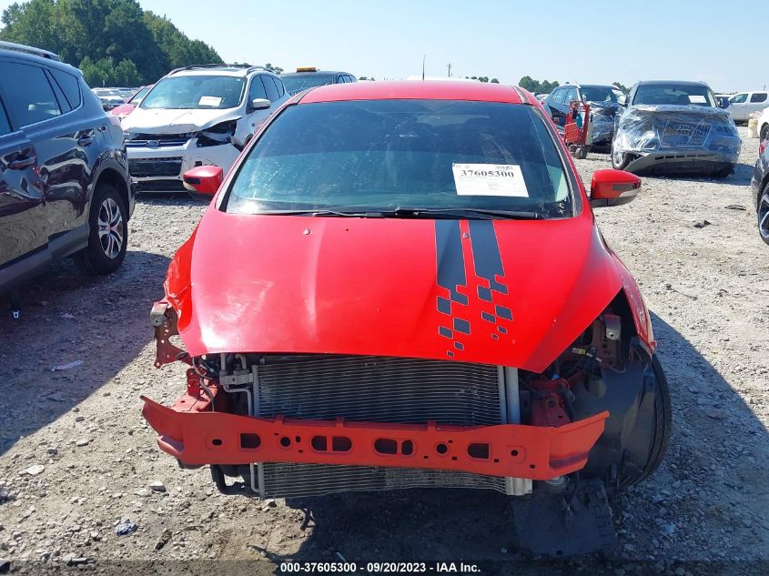 2015 FORD FOCUS SE - 1FADP3K27FL315789