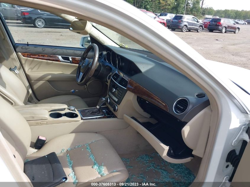 2013 MERCEDES-BENZ C-CLASS C 300 - WDDGF8AB7DR275965