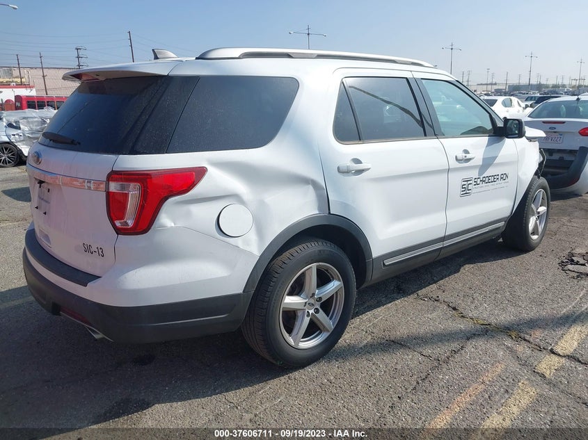 VIN 1FM5K7D83JGC00495 2018 FORD EXPLORER XLT
