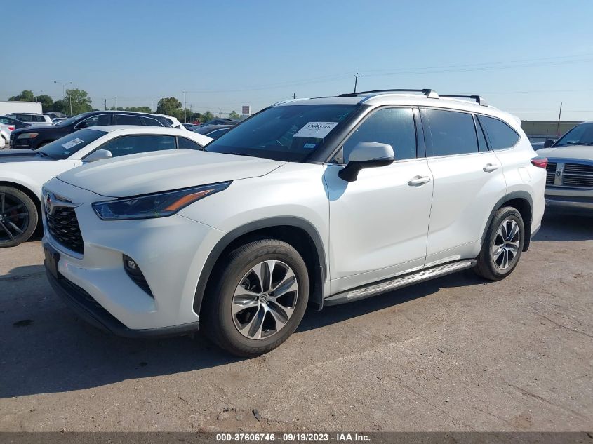 2021 TOYOTA HIGHLANDER XLE - 5TDGZRAH1MS529909