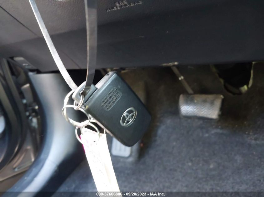 2017 TOYOTA RAV4 HYBRID XLE/LE PLUS JTMRJREV4HD082641
