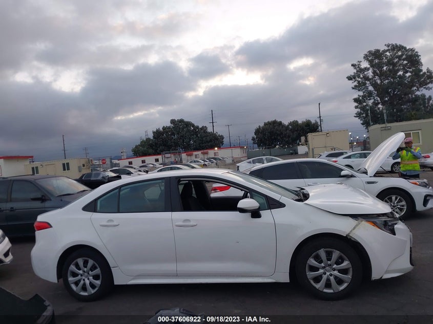 VIN 5YFEPMAE2MP197364 2021 TOYOTA COROLLA LE