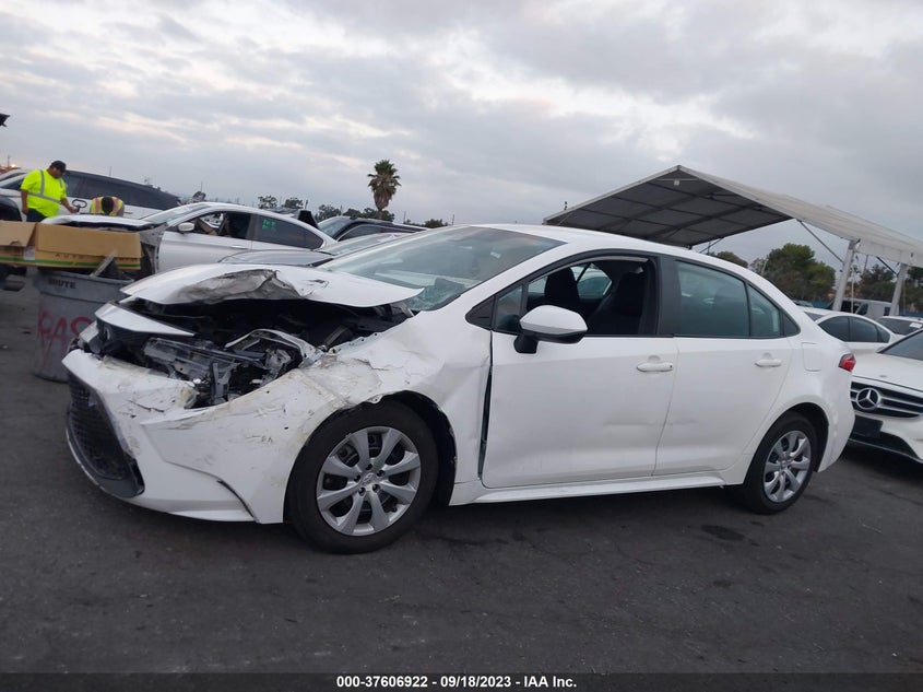 VIN 5YFEPMAE2MP197364 2021 TOYOTA COROLLA LE