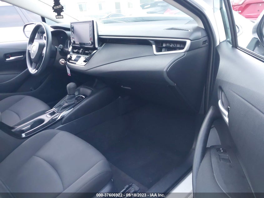 VIN 5YFEPMAE2MP197364 2021 TOYOTA COROLLA LE
