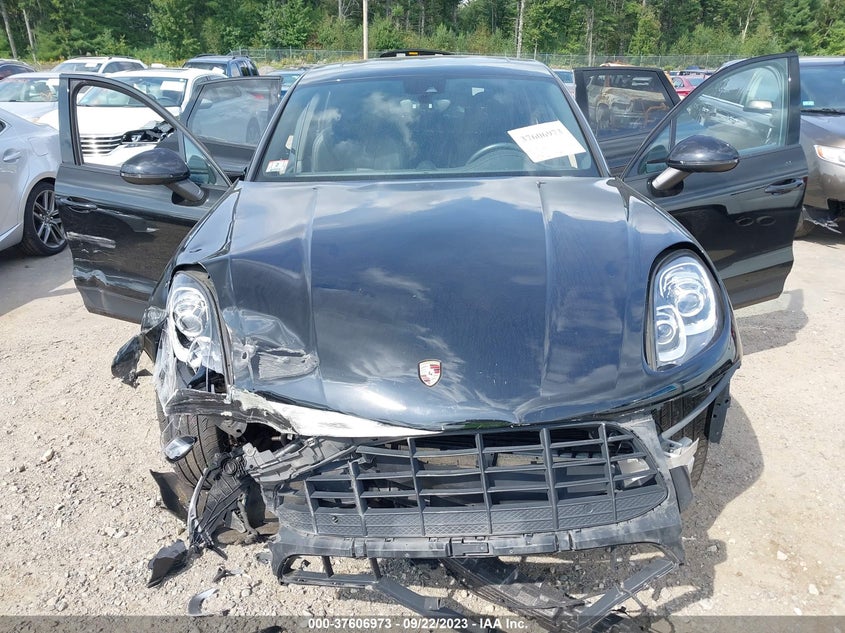 VIN WP1AA2A56JLB01713 2018 PORSCHE MACAN