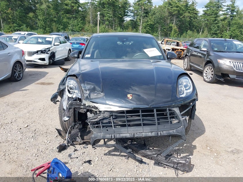VIN WP1AA2A56JLB01713 2018 PORSCHE MACAN