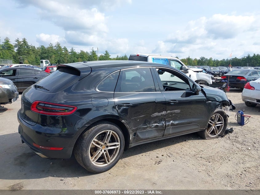 VIN WP1AA2A56JLB01713 2018 PORSCHE MACAN