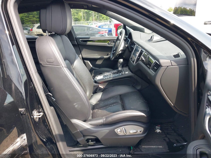 VIN WP1AA2A56JLB01713 2018 PORSCHE MACAN