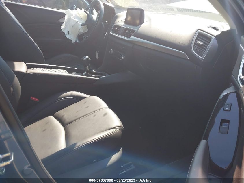 2018 MAZDA MAZDA3 4-DOOR TOURING 3MZBN1V34JM207554