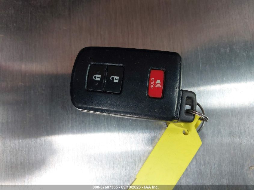 2014 TOYOTA PRIUS C - JTDKDTB35E1065756