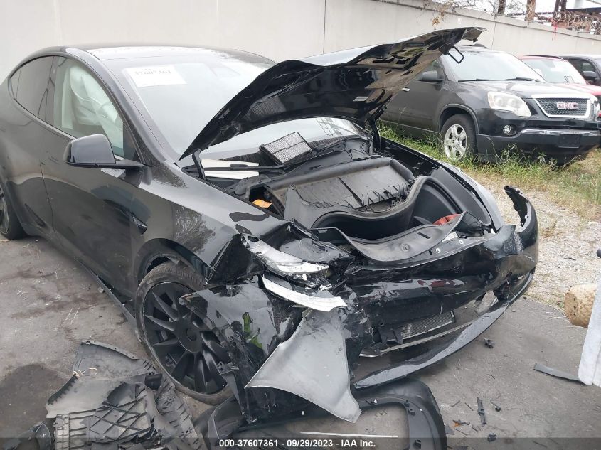 2022 TESLA MODEL Y LONG RANGE - 7SAYGAEE6NF345988