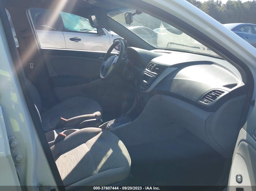 VIN KMHCT4AE1HU252068 2017 HYUNDAI ACCENT SE