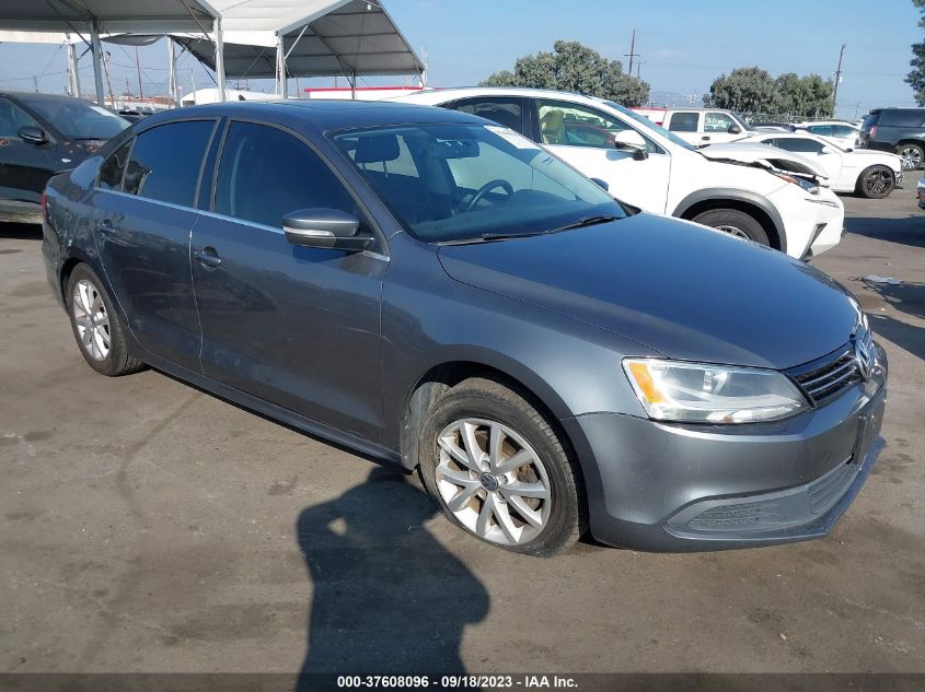 2014 VOLKSWAGEN JETTA SEDAN SE W/CONNECTIVITY/SUNROOF - 3VWB17AJ0EM386068