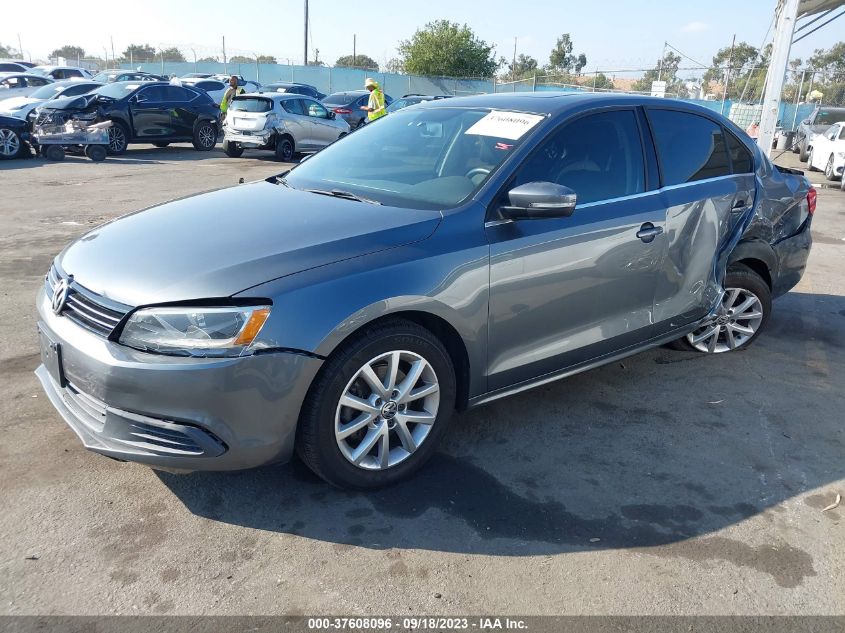 2014 VOLKSWAGEN JETTA SEDAN SE W/CONNECTIVITY/SUNROOF - 3VWB17AJ0EM386068