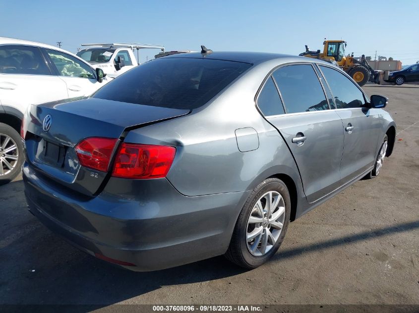 2014 VOLKSWAGEN JETTA SEDAN SE W/CONNECTIVITY/SUNROOF - 3VWB17AJ0EM386068