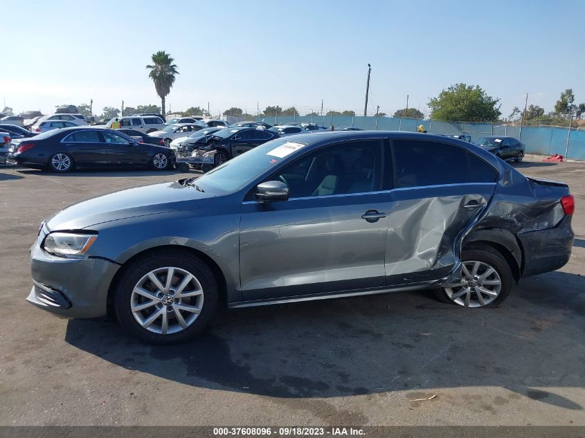 2014 VOLKSWAGEN JETTA SEDAN SE W/CONNECTIVITY/SUNROOF - 3VWB17AJ0EM386068