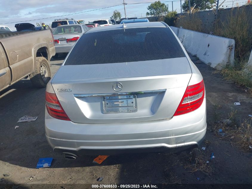 2014 MERCEDES-BENZ C-CLASS C 250 - WDDGF4HB0EA959531