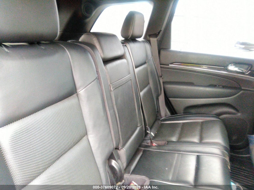 VIN 1C4RJFCG0KC818667 2019 JEEP GRAND CHEROKEE OVERLAND