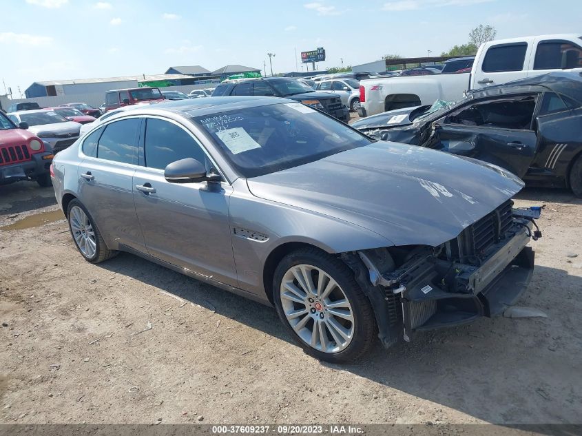 VIN SAJBE4FX6LCY83225 Jaguar XF PRESTIGE 2020