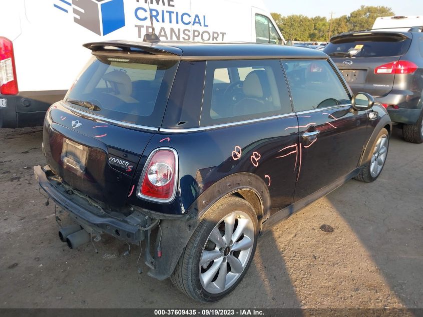 2013 MINI COOPER HARDTOP S WMWSV3C56DT394429