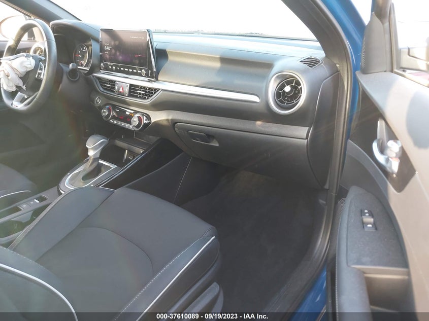 2023 KIA FORTE 2L I4   N(VIN: 3KPF54AD9PE526004